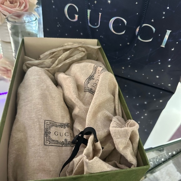 ✨•GUCCI NEW authentic Women’s GG Rhyton Sneakers•✨ - Picture 2 of 12